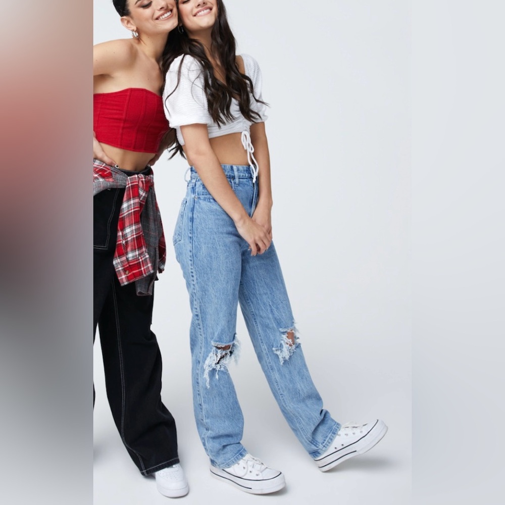 Social Tourist by Dixie & Charli D’Amelio Ultra High-Rise Straight Jeans